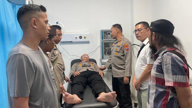 Kapolsek Medan Belawan, AKP Ponijo saat menjalani perawatan di Rumah Sakit Angkatan Laut Belawan.