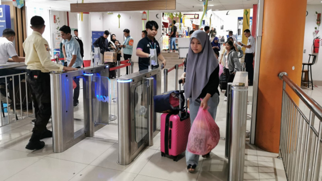 Penggunaan teknologi Face Recognition di Stasiun Medan.