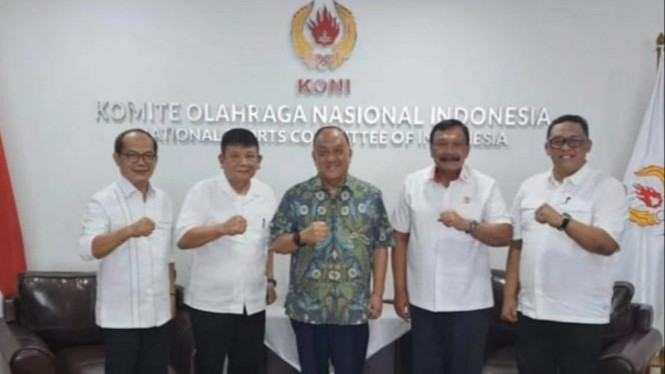 Ketua Umum KONI Sumut Terpilih, Hatunggal Siregar bersama Tim Formatur bertemu Ketua Umum KONI Pusat, Marciano Norman.