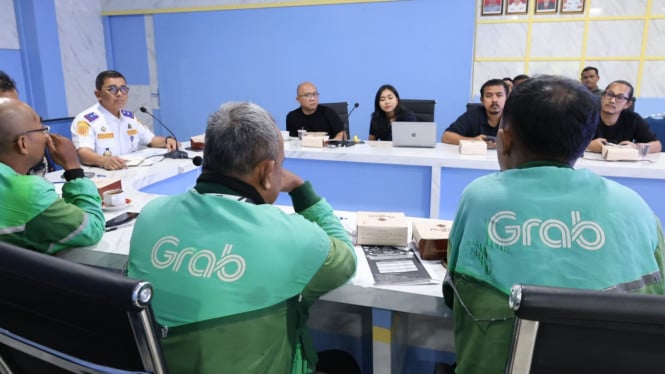 Dishub Sumut fasilitasi pertemuan antara Grab dan mitra Ojol.