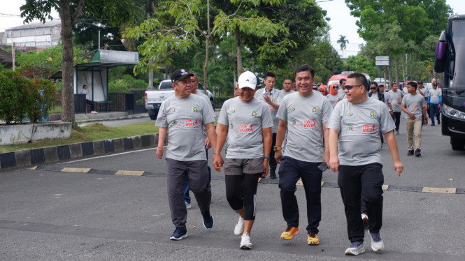 FH USU gelar Fun Walk dalam rangkaian Dies Natalis ke-71 dan syukuran FIBAA International Acreditation.