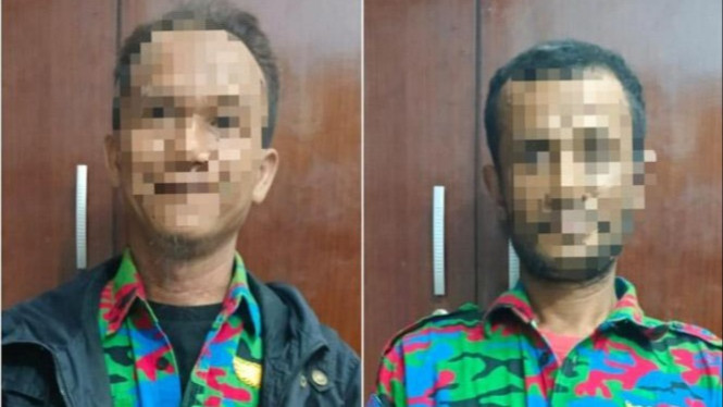 Kedua preman bermodus ormas saat diamankan petugas kepolisian.