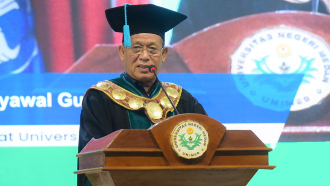 Guru Besar Unimed, Prof. Dr. Syawal Gultom.