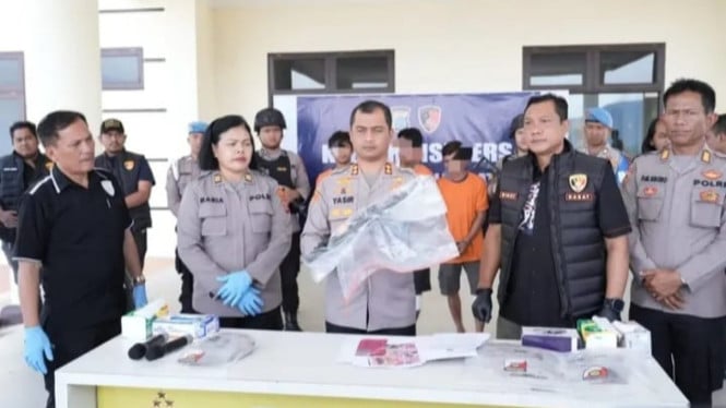 Kapolres Tapsel, AKBP Yasir Ahmadi paparkan pengungkapan kasus pembunuhan.