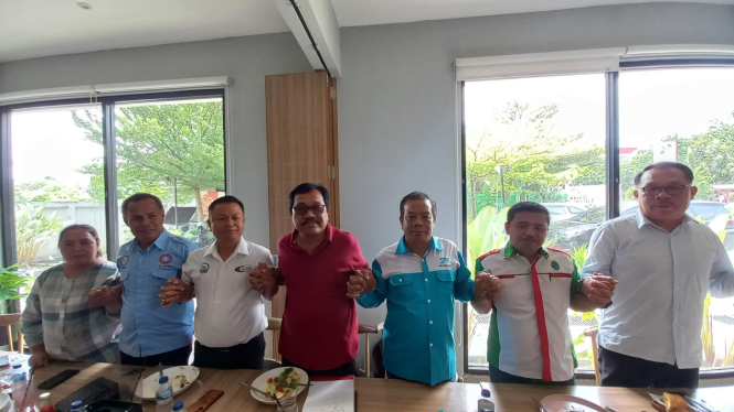 Sejumlah pimpinan Serikat Pekerja/Buruh menyatakan tolak penutupan PT TPL.