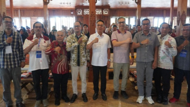 Anggota DPR RI, Sihar PH Sitorus saat sosialisasi MBG di Tapsel.