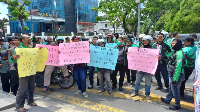 Demo Driver Ojol di Kantor Gubernur Sumut.