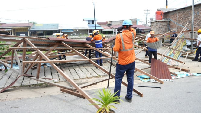 KAI Sumut Lakukan Penertiban Aset di Kabupaten Labura.