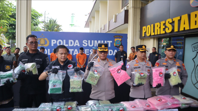 Konfrensi pers kasus narkoba di Polrestabes Medan.