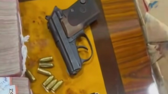 Senjata mirip Pistol ditemukan dari rumah Eks Kadis PUPR Sumut, Topan.