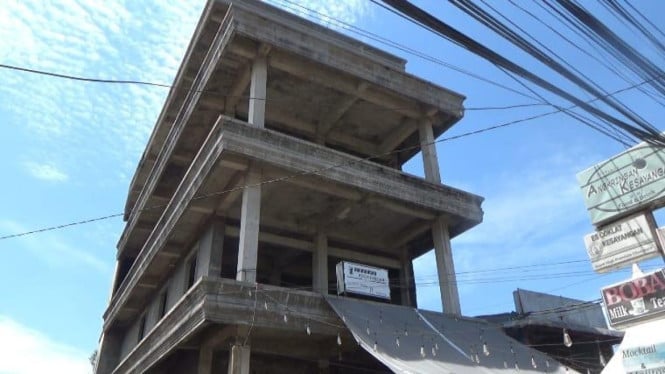 Lokasi tambang bitcoin digrebek polisi di Medan Johor.