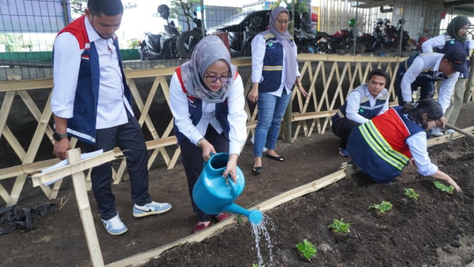 PT. MBT tanam 1.008 pohon untuk wujudkan Tol Hijau.