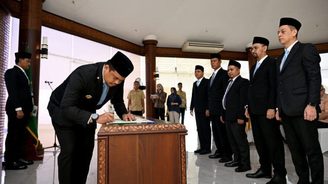 Gubernur Sumut, Bobby Nasution lantik  Direksi dan Komisaris Dua BUMD.