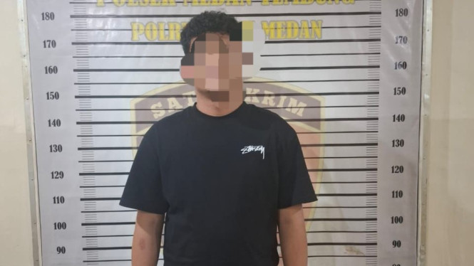 RFAG, pria yang 'ngaku anak Kasat Narkoba' diamankan polisi.