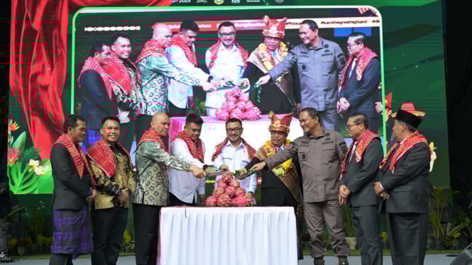 Festival Pesta Bunga dan Buah Tanah Karo 2025.