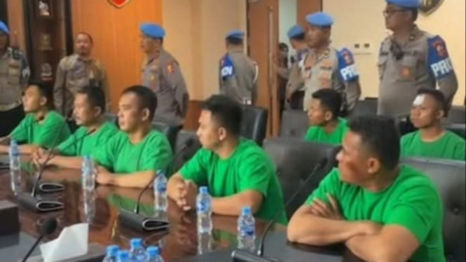 7 personel Brimob Polda Metro Jaya penumpang Rantis Baraccuda yang melindas pengemudi ojol hingga tewas.