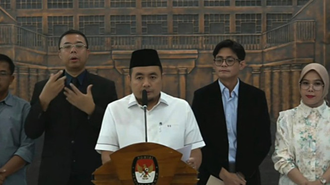 Ketua KPU RI, Mochammad Afifuddin dan anggota KPU.
