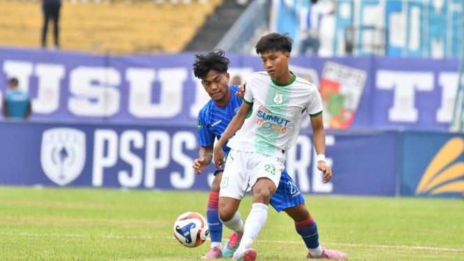 PSPS vs PSMS di Stadion Kaharuddin Nasution, Kota Pekanbaru.
