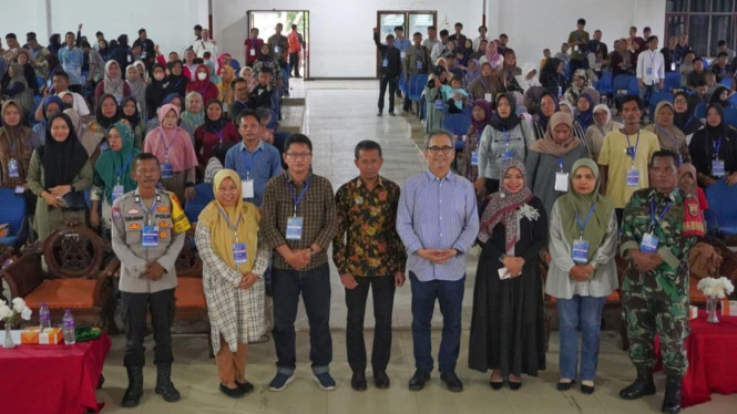 Anggota DPR RI, Sihar Sitorus bersama BGN sosialisasi MBG di Labuhanbatu.