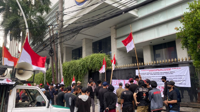 Lingkar Aktivis Mahasiswa Desak Demo DPP NasDem, di Jakarta.