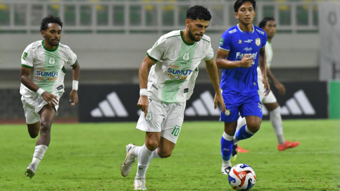 Adhyaksa FC vs PSMS Medan di Banten International Stadium.
