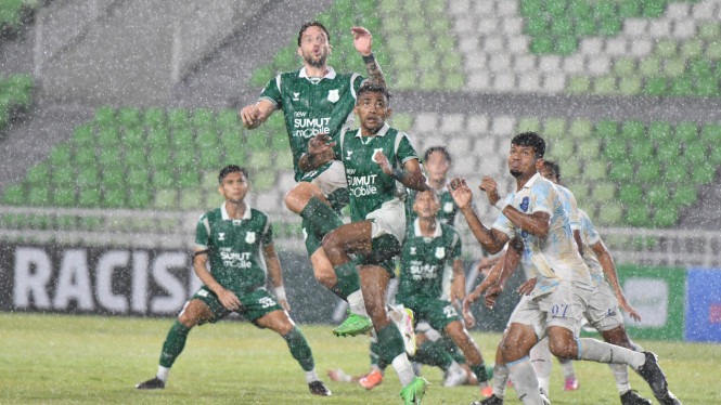 PSMS vs PSPS di Stadion Utama Sumut.