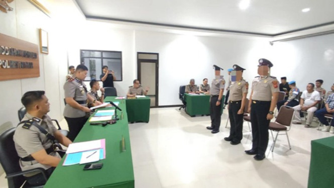 Tiga oknum personel Polsek Parung Panjang jalani sidang kode etik.