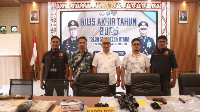 Polres Simalungun saat memberikan keterangan pers kasus penembakan.