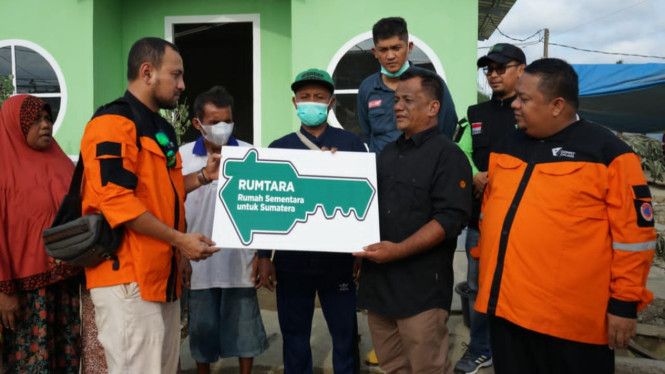 Rumtara yang dibangun Dompet Dhuafa diserahkan kepada penyintas bencana di Aceh Tamiang.