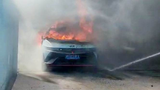 Mobil Listrik Mewah Nyundai Terbakar.