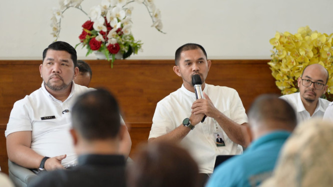 Kadisdik Sumut, Alexander Sinulingga.