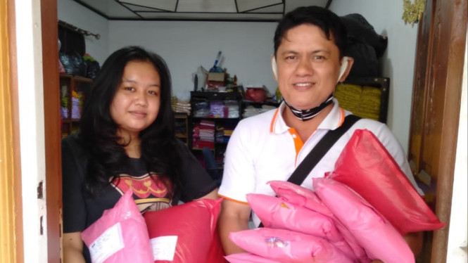 Roy Ardianto Sidabutar, mitra layanan antaran Pos Indonesia di Kota Pematangsiantar.