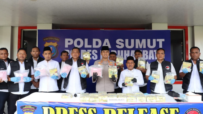 Polres Labuhanbatu gelar konferensi pers pengungkapan kasus narkoba.