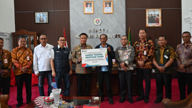 INALUM Salurkan Bantuan Rehabilitasi Gereja Terdampak Banjir di Humbang Hasundutan.