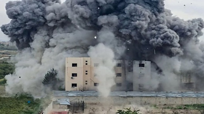 Israel serang bangunan di Lebanon.