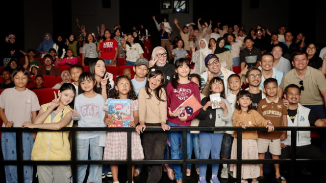 Film Pelangi di Mars roadshow temui langsung penonton di Medan, Pekanbaru, Padang dan Palembang.