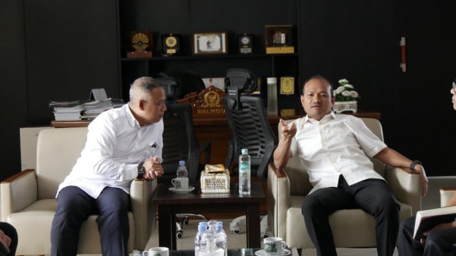 Dirut Bank Sumut, Heru Mardiansyah bertemu Wali Kota Tanjungbalai Mahyaruddin Salim dalam rangka penguatan sinergi digitalisasi keuangan daerah.
