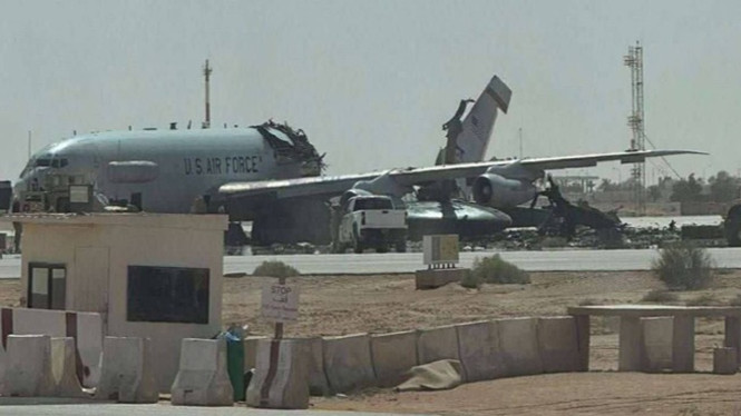 Pesawat pengintai E-3 AWACS milik Amerika Serikat rusak parah terkena serangan rudal Iran.