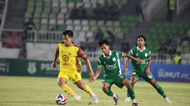 PSMS Medan vs Sriwijaya FC di Stadion Utama Sumut.
