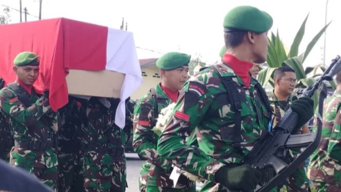 Pemakaman Kopda (Anumerta) Rico Pramudia saat dilakukan pemakaman di Taman Makam Pahlawan (TMP) Lubuk Pakam, Kabupaten Deli Serdang.