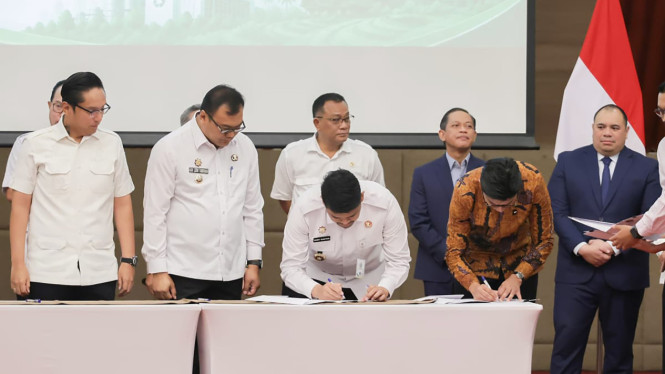 MoU percepatan pembangunan PSEL bersama Danantara di Jakarta.