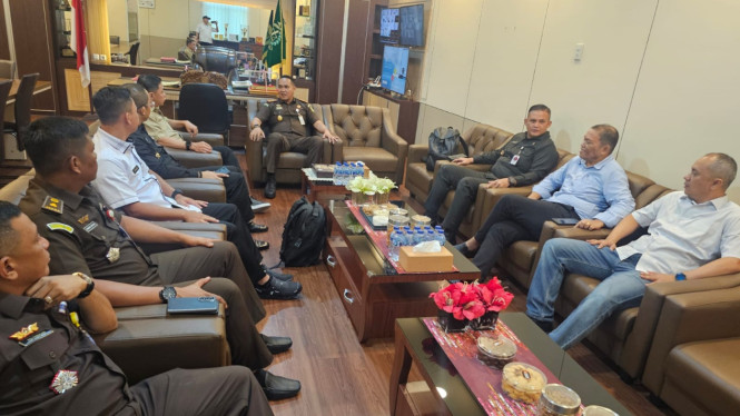 Sambut KKP Sespimmen Polri Dikreg 66 di Kantor Kejati Sumut.