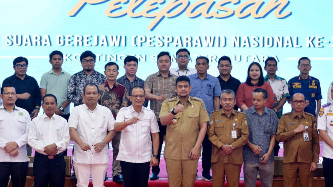 Gubernur Sumut, Bobby Nasution melepas keberangkatan Kontingen Sumut pada Pesparawi Nasional XIV di Aula Tengku Rizal Nurdin, Kota Medan.