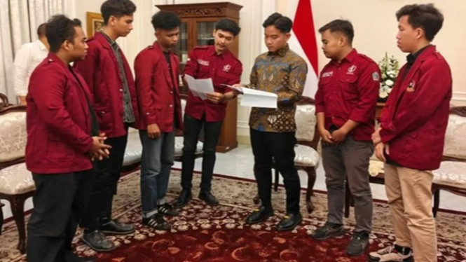Wakil Presiden, Gibran Rakabuming Raka saat menerima perwakilan mahasiswa Universitas Bung Karno (UBK).