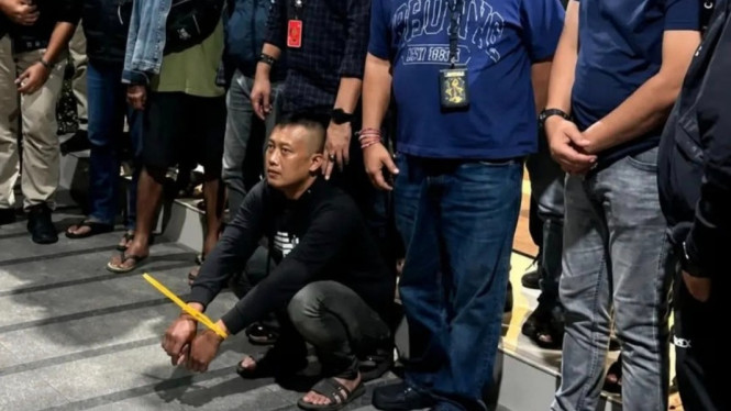 Taufik Hidayat pelaku penyekapan dan penyiksaan YTR saat ditangkap.