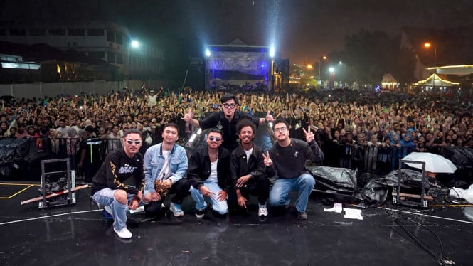 Raim Laode di Panggung Utama PRSU.