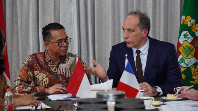 Wakil Wali Kota Medan, Zakiyuddin Harahap dan Dubes Prancis untuk Indonesia, H.E. Mr. Fabien Penone.
