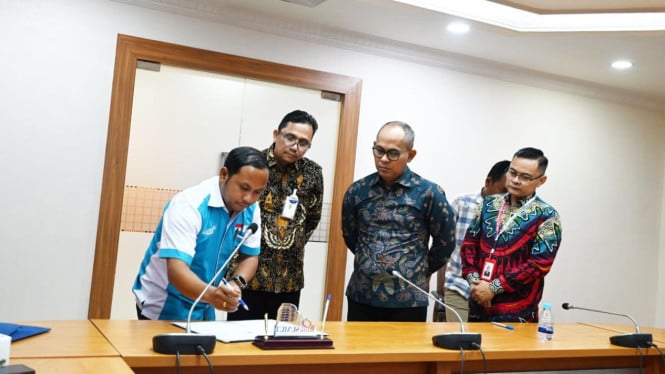 Penandatanganan Perjanjian Kerja Sama penyaluran KUR PMI antara Bank Sumut bersama tiga LPK-SO.