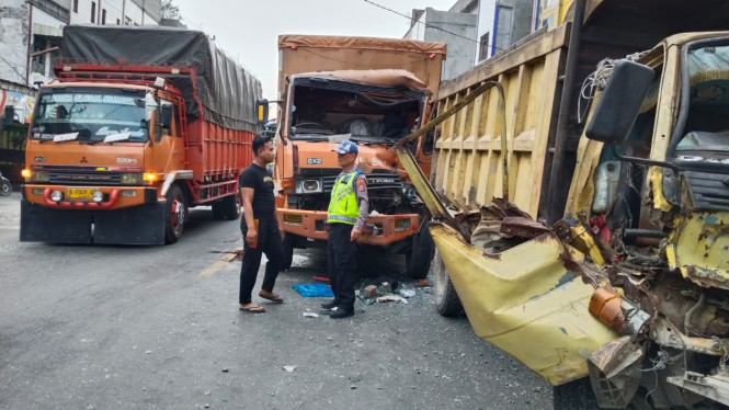 Tabrakan Beruntun Terjadi Saat Antre BBM di SPBU Serdang Bedagai.