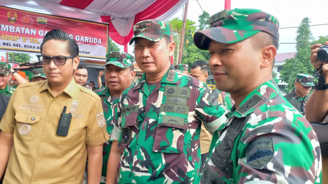 Pangdam I Bukit Barisan, Mayjen TNI Hendy Antariksa dan Wali Kota Medan, Rico Waas meresmikan Jembatan Perintis Garuda, di Kecamatan Medan Polonia.